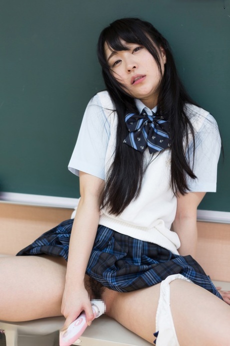 Japanese schoolgirl takes an open mouth cumshot during oral sex with a teacher 69664073