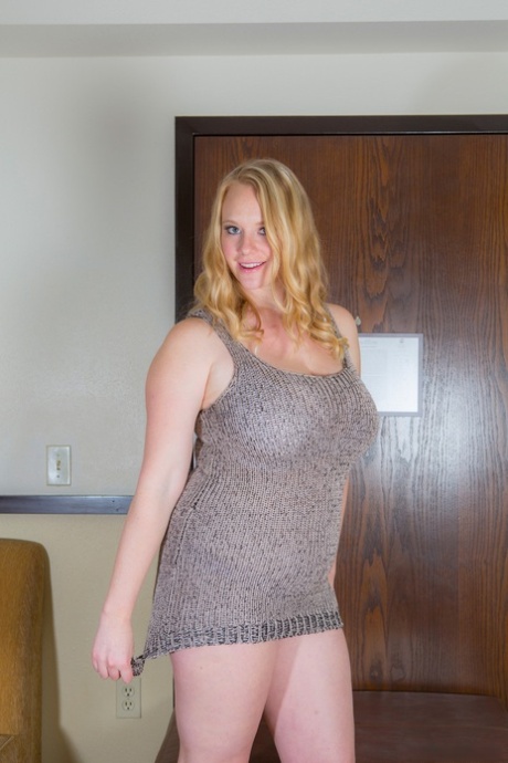 Plump sexy Cameron bending over in short dress to flash hot panty upskirt 15995115