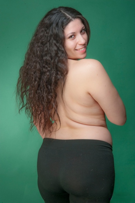 Plump first timer Margaret Abello teasingly exposes her big natural tits 31322724
