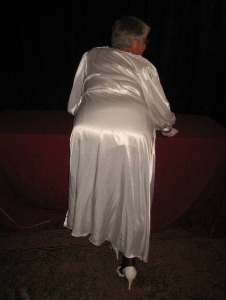 Silver haired oma Girdle Goddess exposes her huge saggy tits in girdle panties 38737445