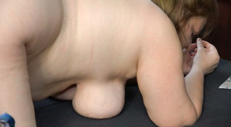 Fat granny gets banged by a skinny teen that is wearing a strapon penis 53475490