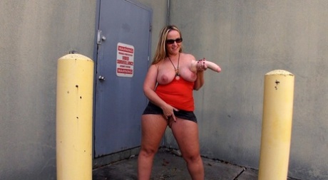 Thick blonde Dee Siren masturbates and pisses by a locked door before a BJ 63351348