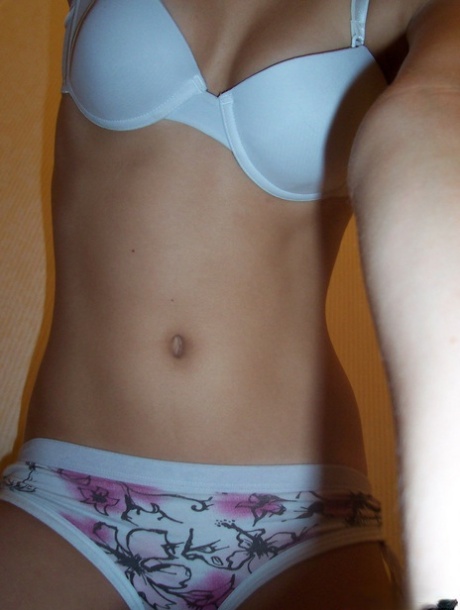 Blonde amateur Kylie takes self shots during safe for work action 49827096