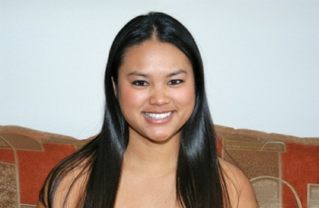 Chubby Oriental girl Kirstin sucks and rides her white boyfriend 60098875