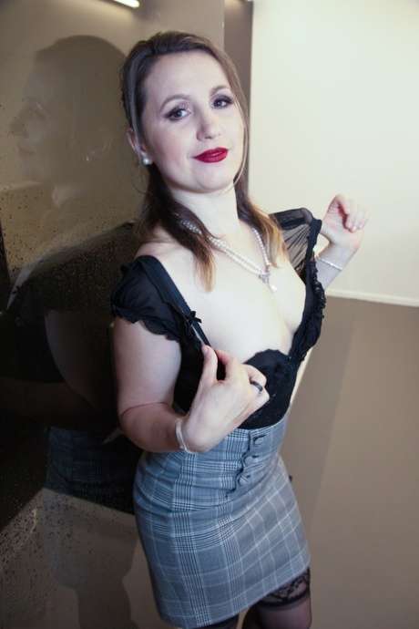 Amateur couple has sexual intercourse while in the bathroom 85962858