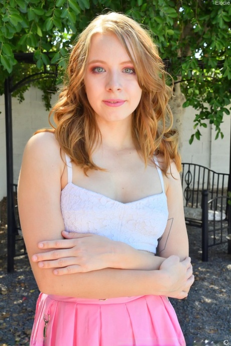 Natural redhead Elodie flashes while in public before dildo fucking 25015167