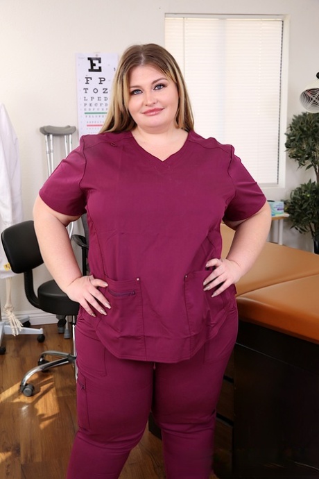 Obese nurse Tiffany Star has hardcore sex with a patient in a clinic 27356234
