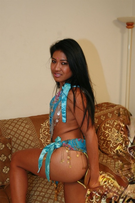 Fully clothed Indian girl flashes her sexy tight ass in yellow thong panties 12706553