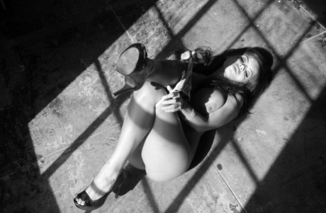 Latina beauty Yuri Luv masturbates with a sex toy while wearing high heels 95358069