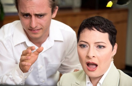 Short haired secretary Kali Karinena seduces a male coworker 41753905