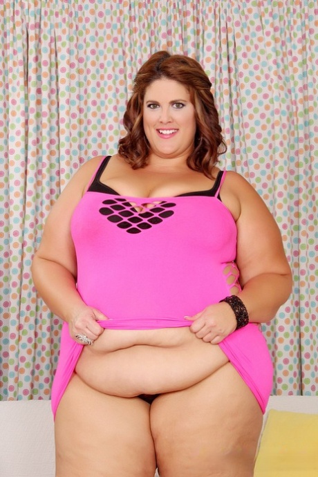Obese model Erin Green revealing floppy tits and belly rolls during nude shoot 49661729