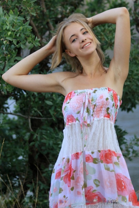 Pretty young girl Rachel Blau finds a clearing in woods to strip naked 73659344