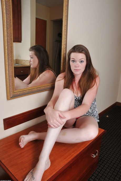 Amateur fatty Margot teases her shaved pussy and saggy tits 85038172