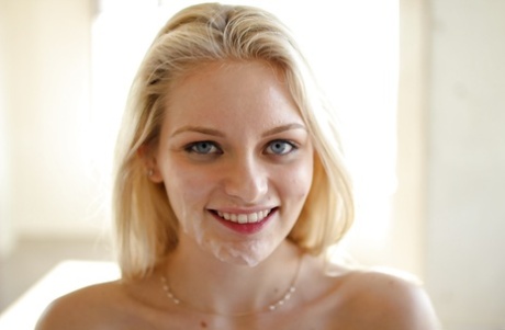 Pretty blonde gf Alli Rae has shaved pussy licked before riding dick 83865194