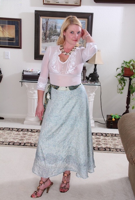 Non nude older lady Lynn Miller exposing hairy snatch while undressing 55792417