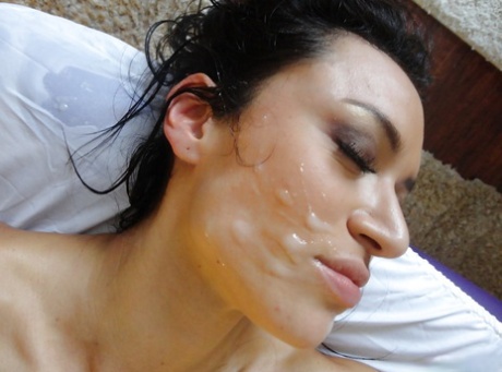 Busty Latina Franceska Jaimes having sex with her masseur after oil massage 25537880