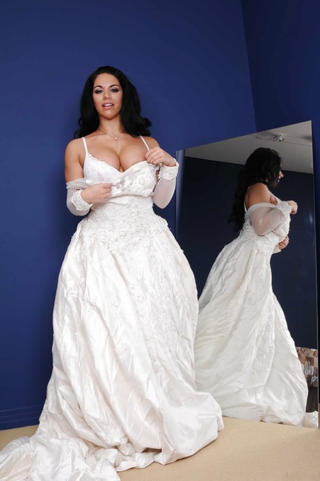 Steaming hot bride in stockings Bella Reese uncovering her gorgeous curves 96526944